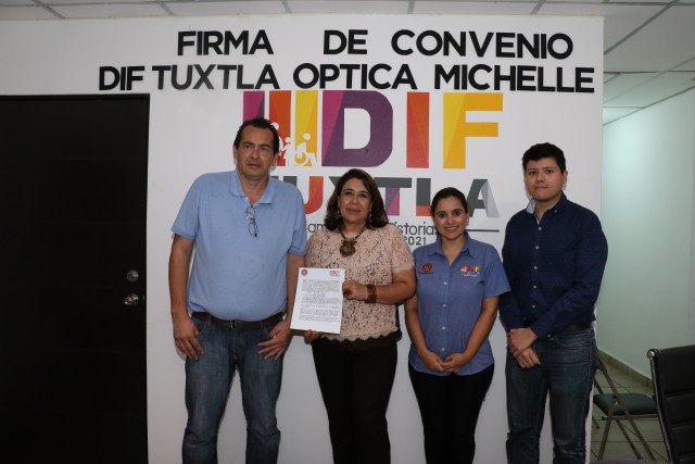 FIRMA DE CONVENIO DE COLABORACIÓN DIF TUXTLA Y ÓPTICA MICHELLE