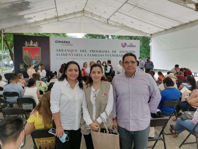 Banderazo de salida por parte del Gobernador del Estado, al programa «Atención Alimentaria a Familias Vulnerables».