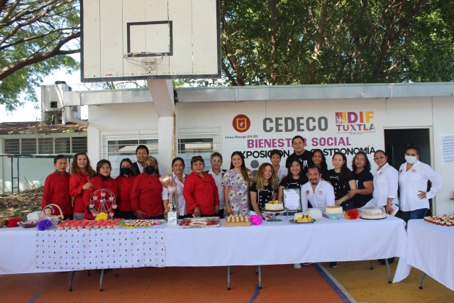 «Exposición de Gastronomía» en el Centro de Desarrollo Comunitario (CEDECO) Bienestar Social.