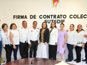 Firma del contrato colectivo con el Sindicato Único de Trabajadores del Sistema DIF en Tuxtla Gutiérrez (SUTSDIF).