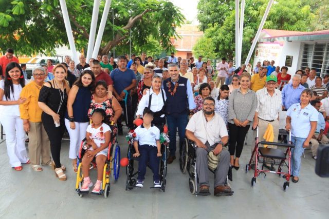 Entrega de apoyos funcionales a personas con discapacidad