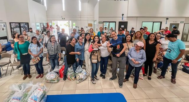 Entrega de 52 paquetes alimentarios bimestrales a las asociaciones Alianza por la Deficiencia Auditiva y Sordera