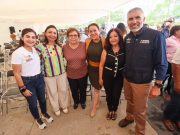Entrega de actas de nacimiento a niñas y niños de Tuxtla Gutiérrez