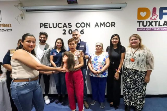 Una jornada más de entrega de pelucas oncológicas.
